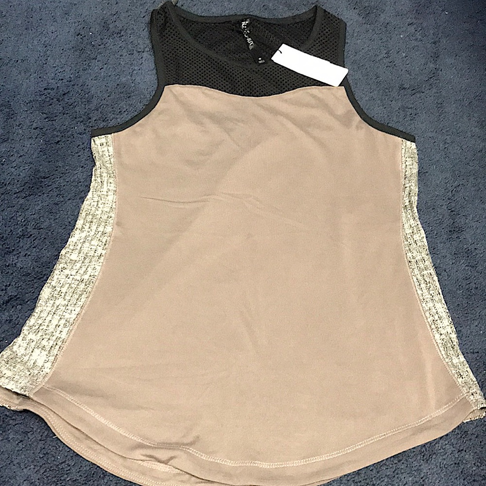 Shirt no sleeves